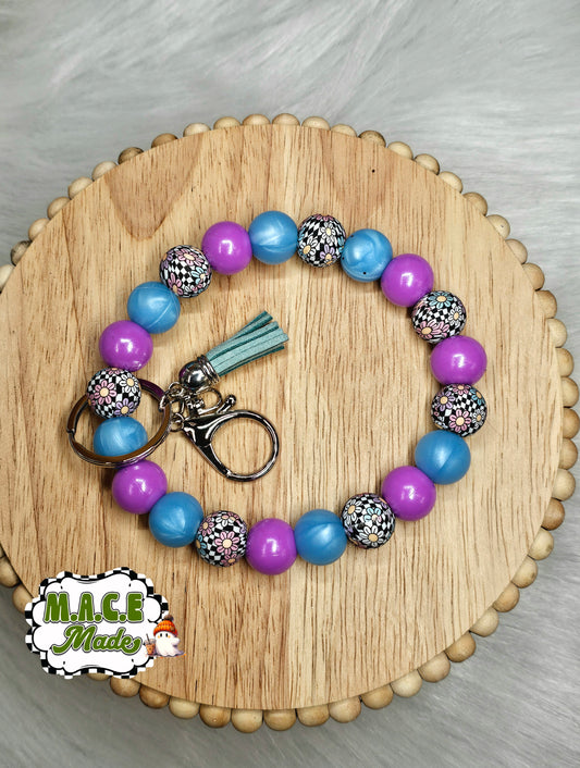 Groovy checker floral wristlet